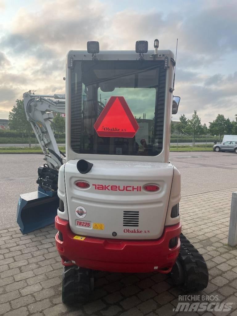 Takeuchi TB 225 Mini ekskavatoriai < 7 t