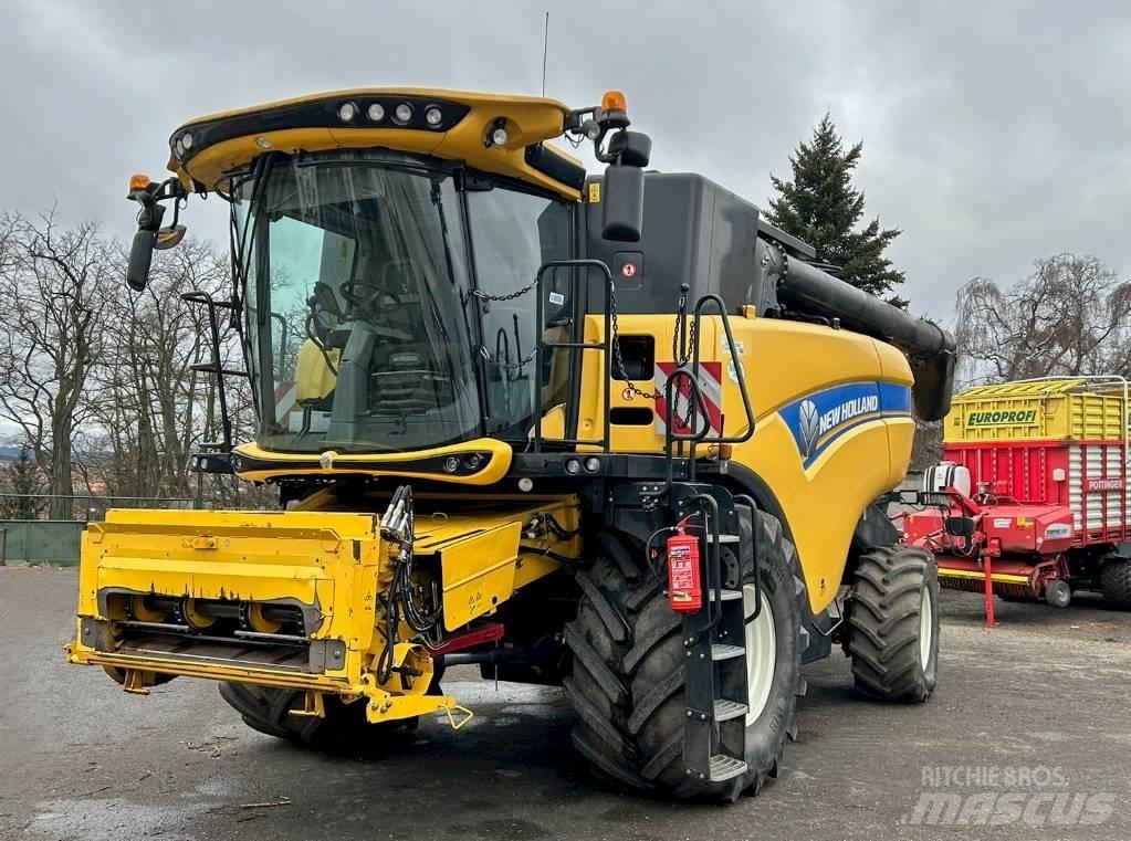 New Holland CX 880 Derliaus nuėmimo kombainai