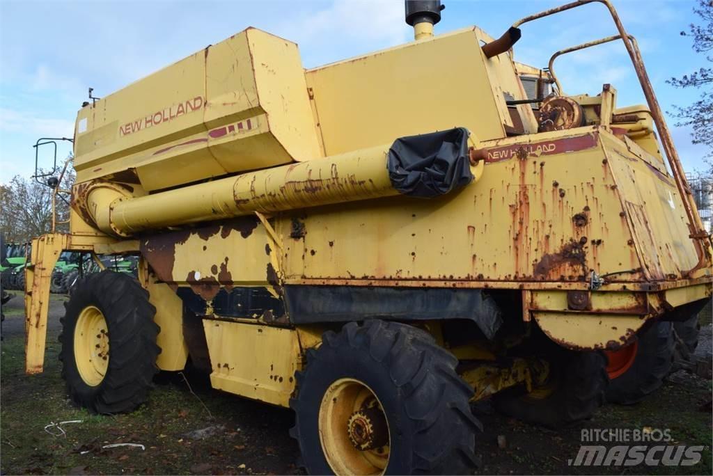 New Holland TF 44 Derliaus nuėmimo kombainai