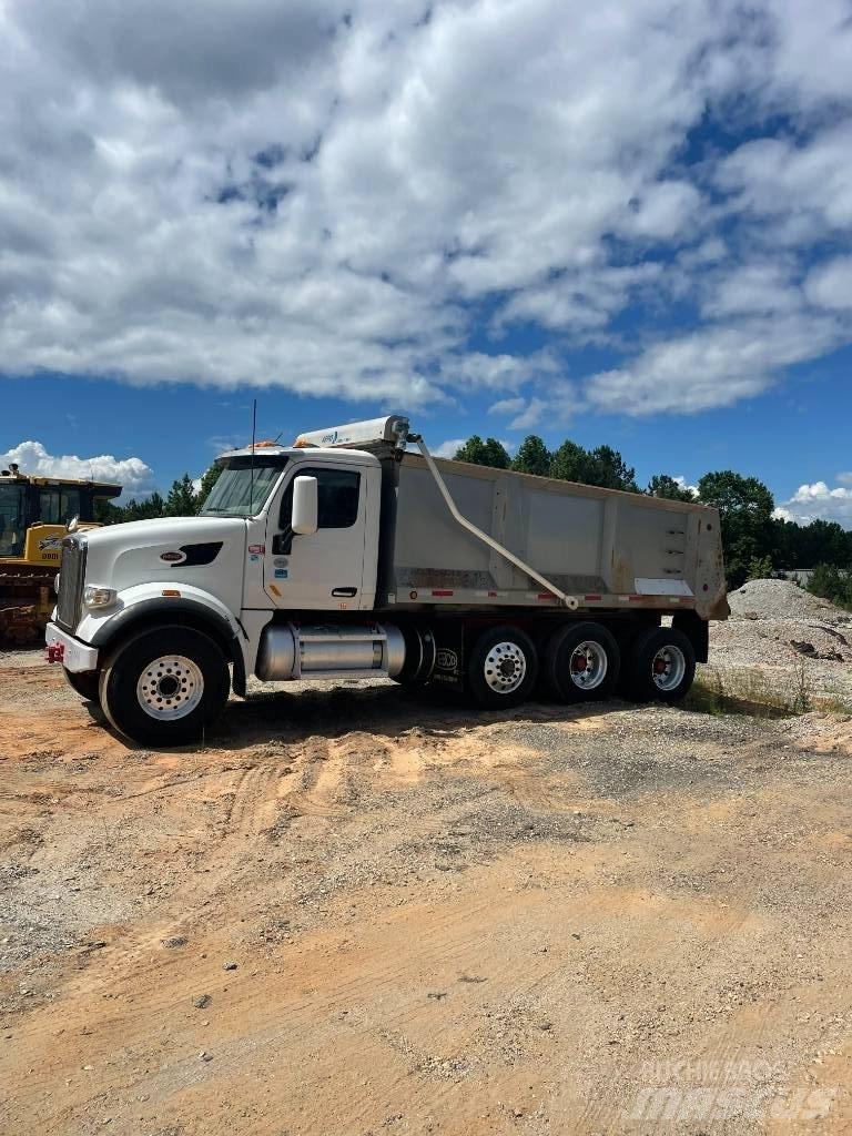 Peterbilt Dump Truck Savivarčių priekabų vilkikai