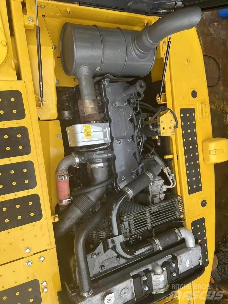 Komatsu PC 210 LC Vikšriniai ekskavatoriai