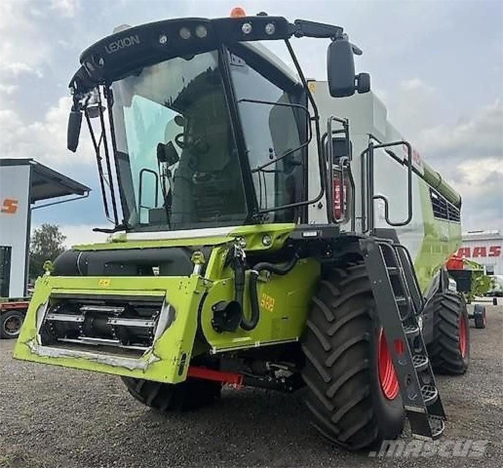 CLAAS Lexion 7400 Derliaus nuėmimo kombainai