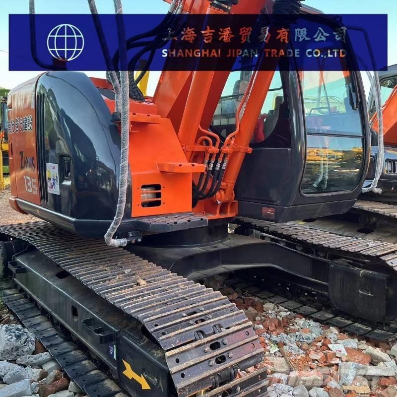 Hitachi ZX 135 Vidutinės galios ekskavatoriai 7-12 t
