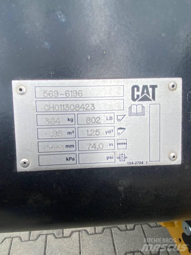 CAT 906 Naudoti ratiniai krautuvai