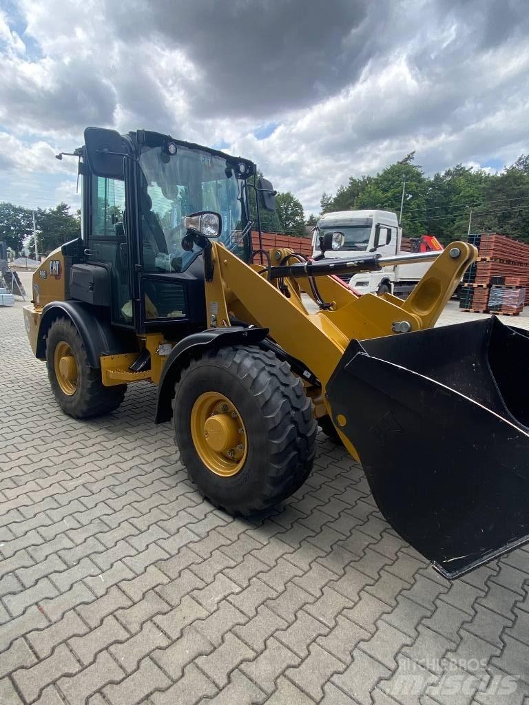 CAT 906 Naudoti ratiniai krautuvai