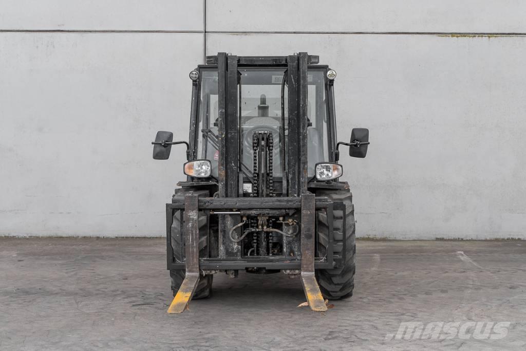 Manitou MC 30-4 Dyzeliniai krautuvai