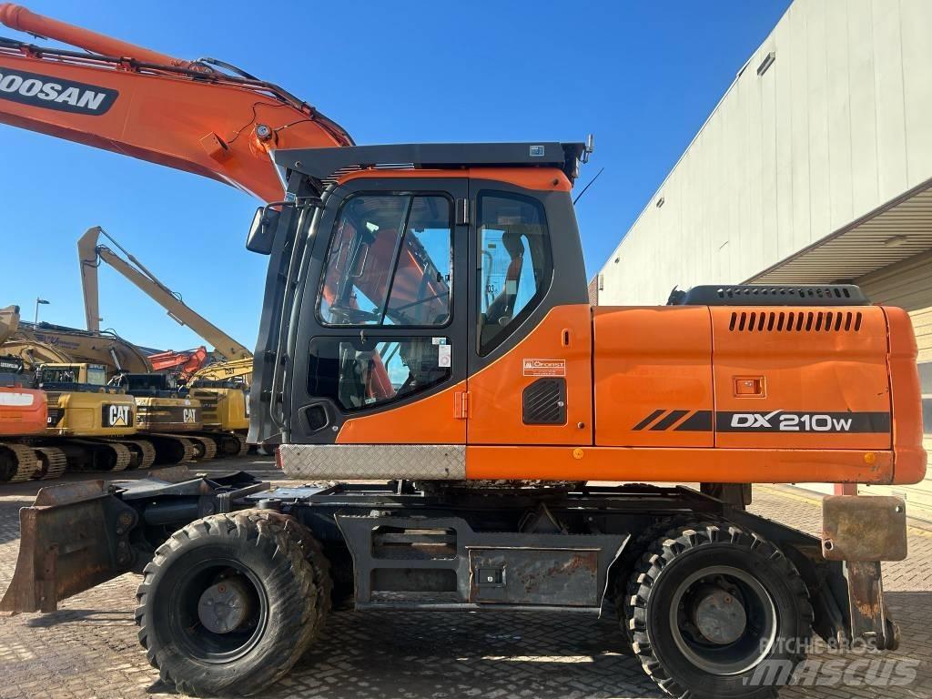 Doosan DX 210 W Ratiniai ekskavatoriai