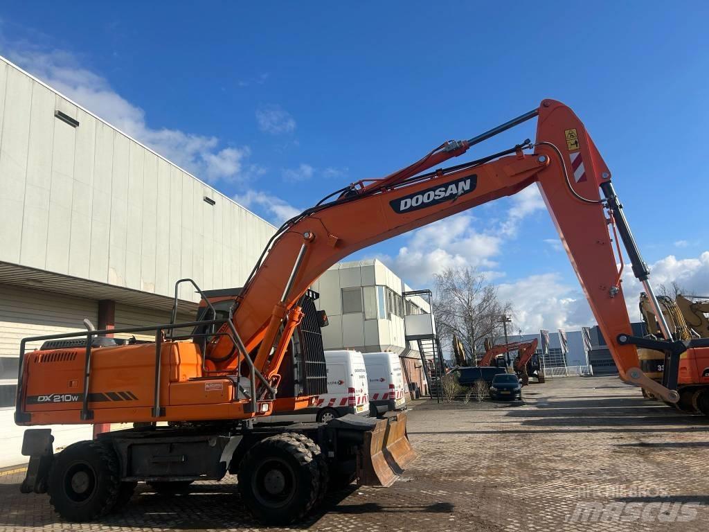Doosan DX 210 W Ratiniai ekskavatoriai