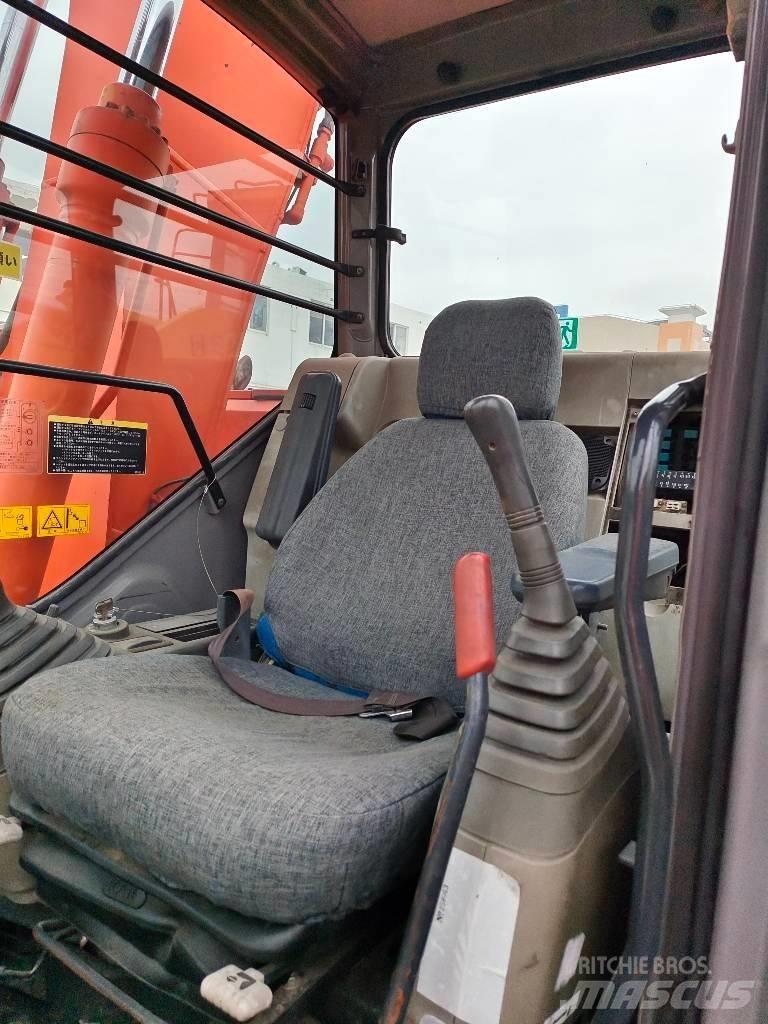 Hitachi ZX 135 US Vikšriniai ekskavatoriai