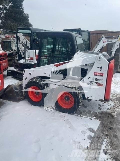 Bobcat S450 Krautuvai su šoniniu pasukimu