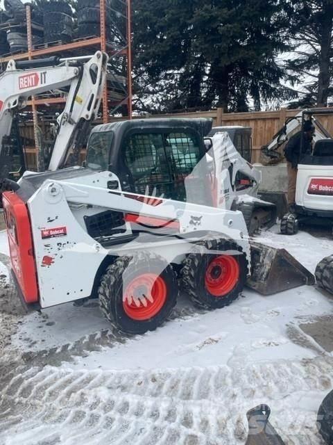 Bobcat S450 Krautuvai su šoniniu pasukimu
