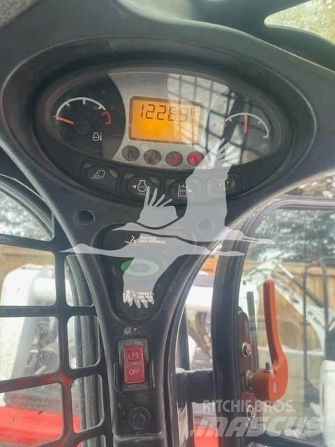 Bobcat S450 Krautuvai su šoniniu pasukimu
