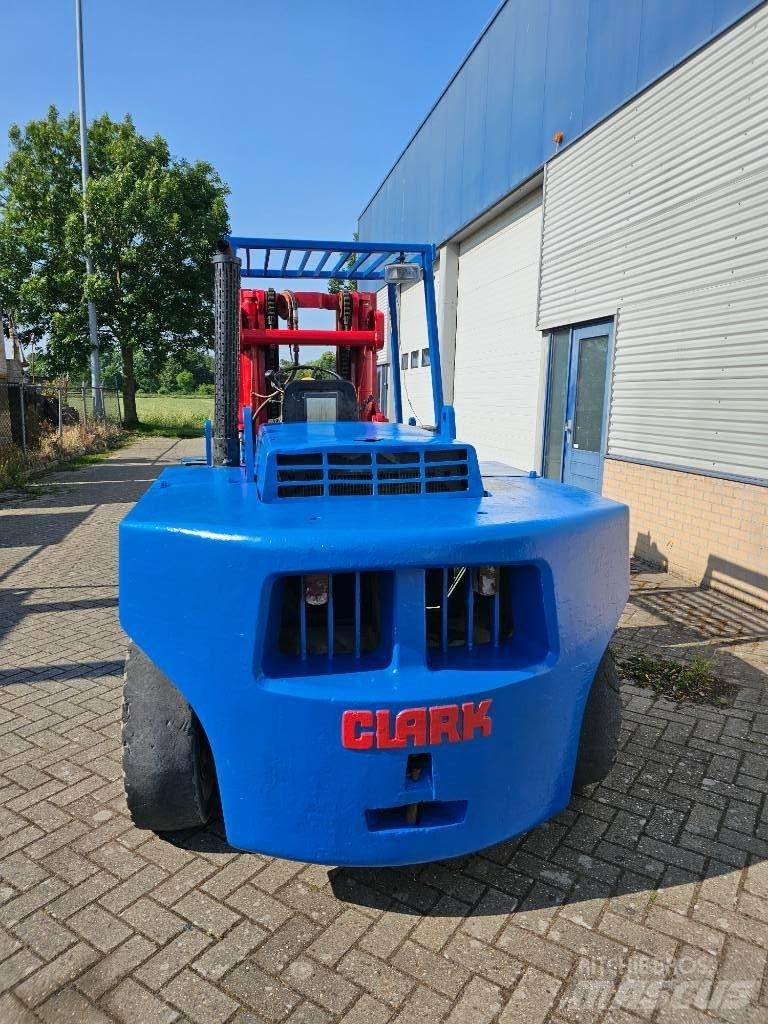 Clark DPH 70 Dyzeliniai krautuvai