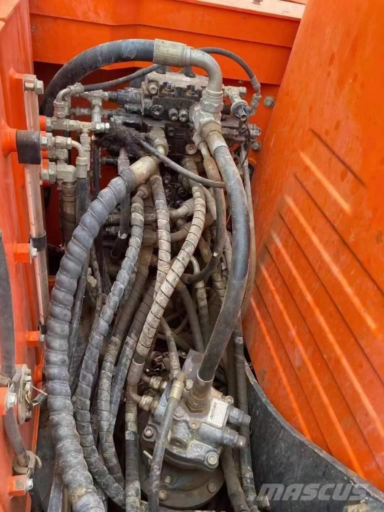 Doosan DX 75 Vikšriniai ekskavatoriai