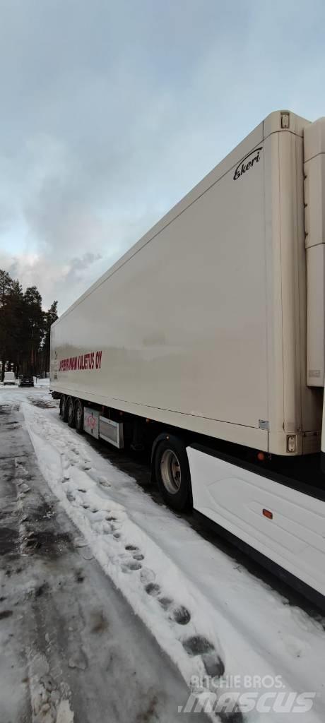 Ekeri T3-R Puspriekabės su izoterminiu kėbulu