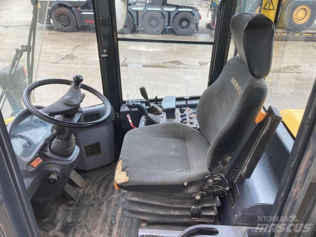 Komatsu WA 250 Naudoti ratiniai krautuvai