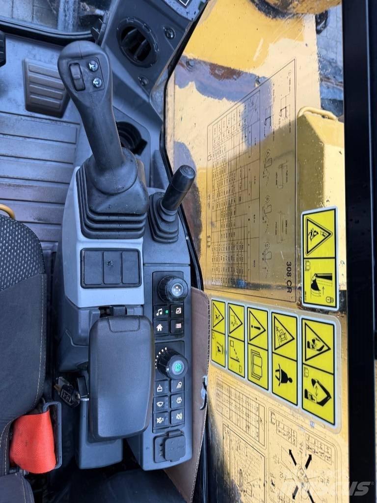 CAT 308 Vidutinės galios ekskavatoriai 7-12 t