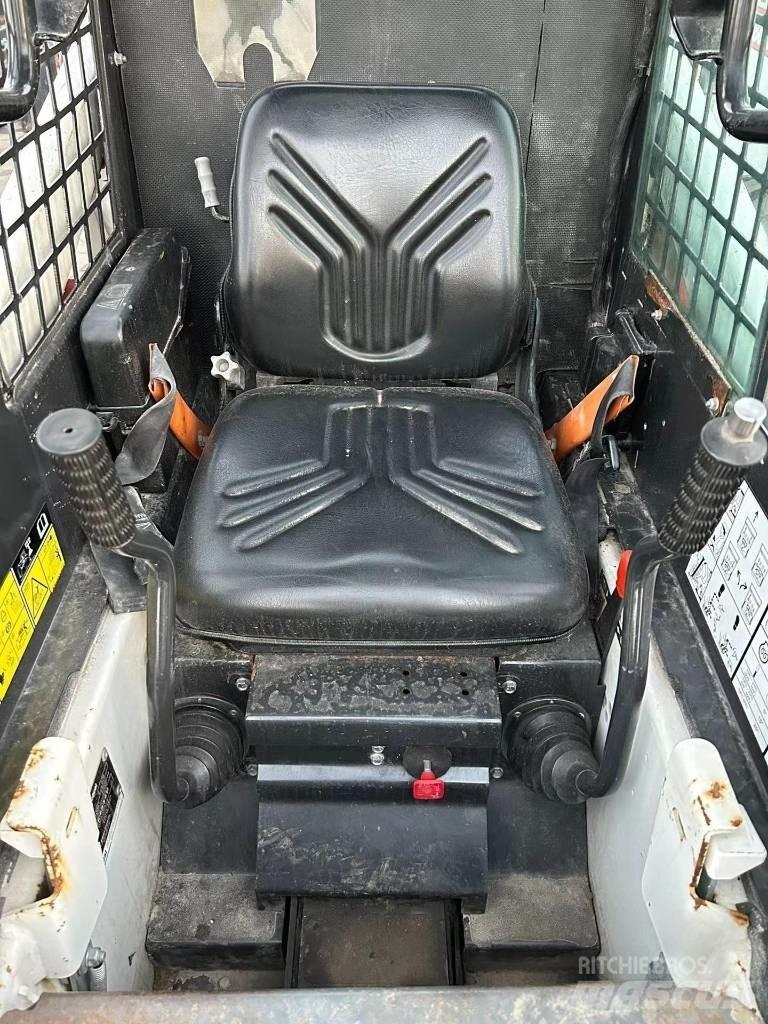 Bobcat S 70 Krautuvai su šoniniu pasukimu