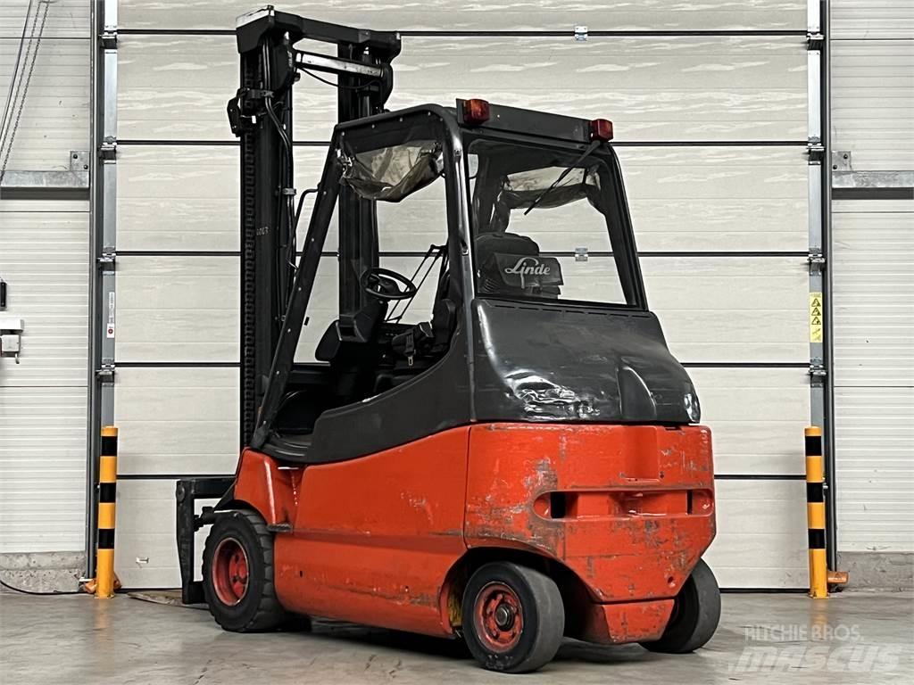 Linde E30 / 03 / 600 Elektriniai šakiniai krautuvai