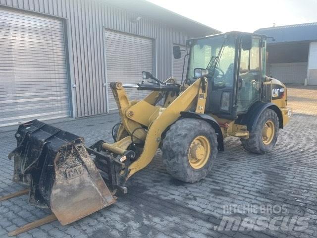 CAT 906 Naudoti ratiniai krautuvai