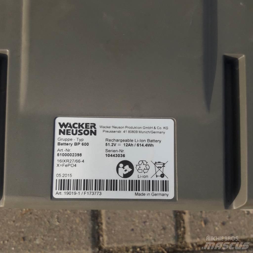 Wacker Neuson AS 50 Plūktuvai
