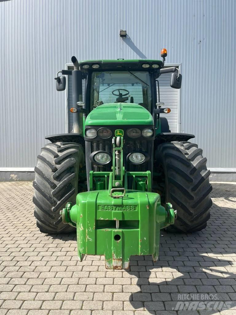 John Deere 8320 R Traktoriai