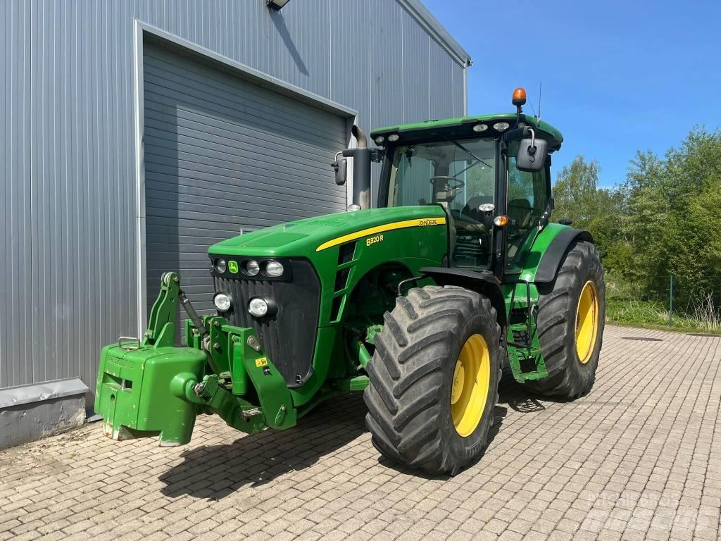 John Deere 8320 R Traktoriai