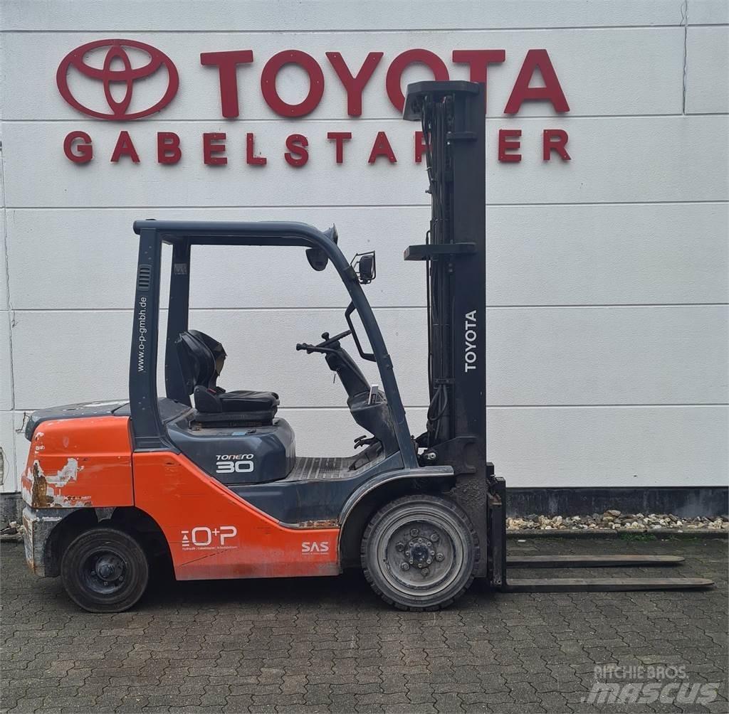 Toyota 02-8FDF30 Dyzeliniai krautuvai
