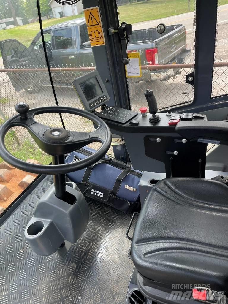 XCMG CV 83 PDU Vieno būgno volai