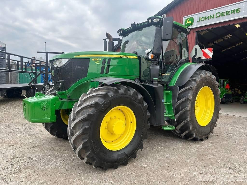 John Deere 6250R Traktoriai
