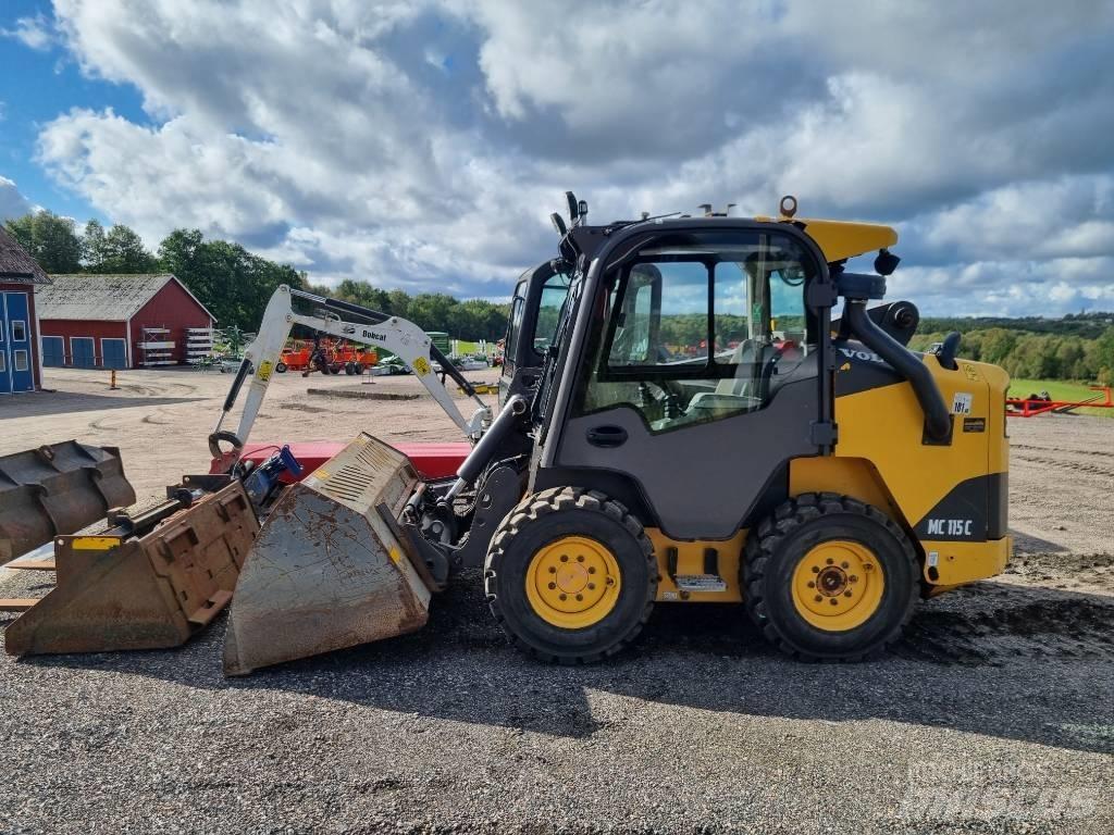 Volvo MC 115 C Krautuvai su šoniniu pasukimu