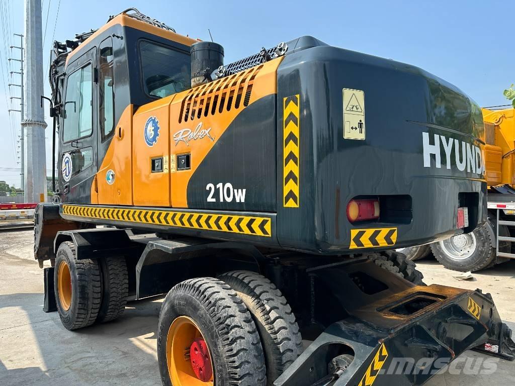 Hyundai 210W-9 Ratiniai ekskavatoriai