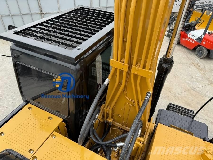 CAT 320D2L Vikšriniai ekskavatoriai