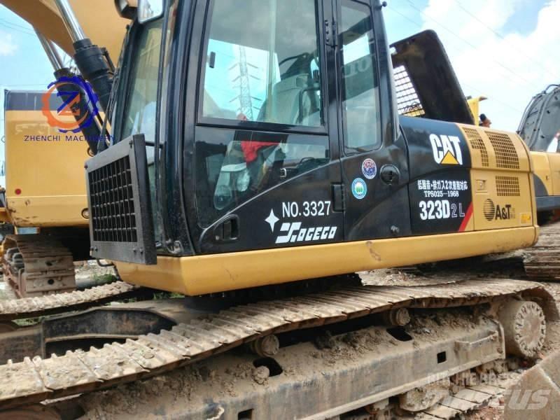 CAT 323 D L Vikšriniai ekskavatoriai