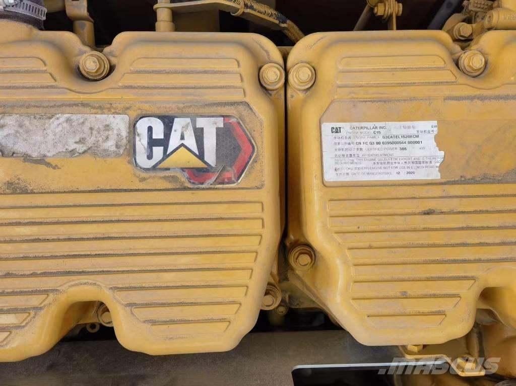 CAT 374 Vikšriniai ekskavatoriai