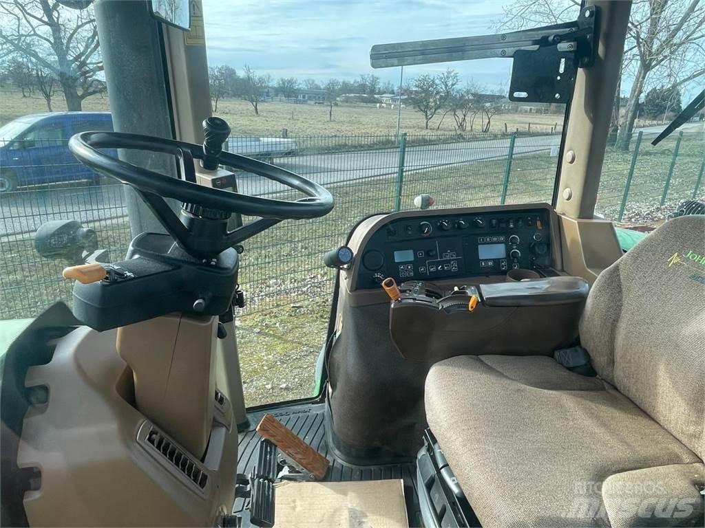 John Deere 8330 Traktoriai