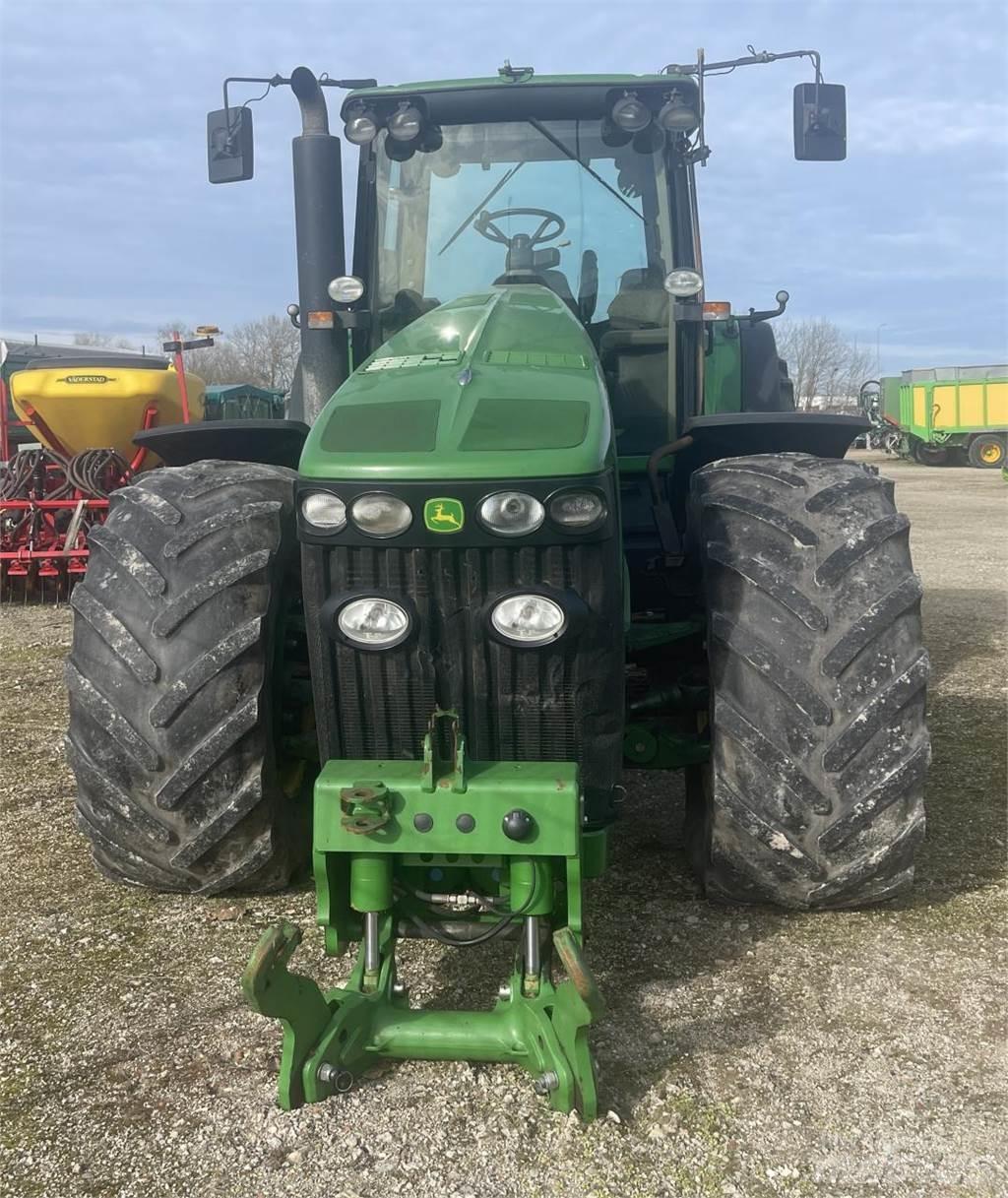 John Deere 8330 Traktoriai