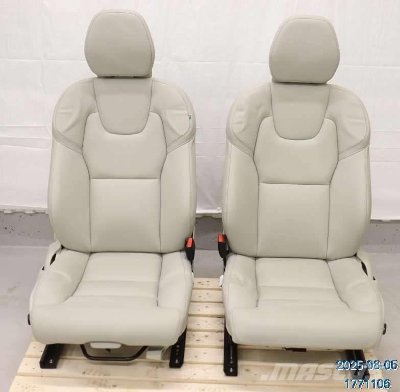 Volvo XC 60 Kabinos ir salonai