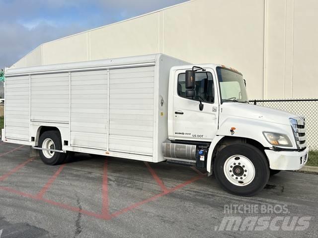Hino 338 Gėrimų tiekimo sunkvežimiai
