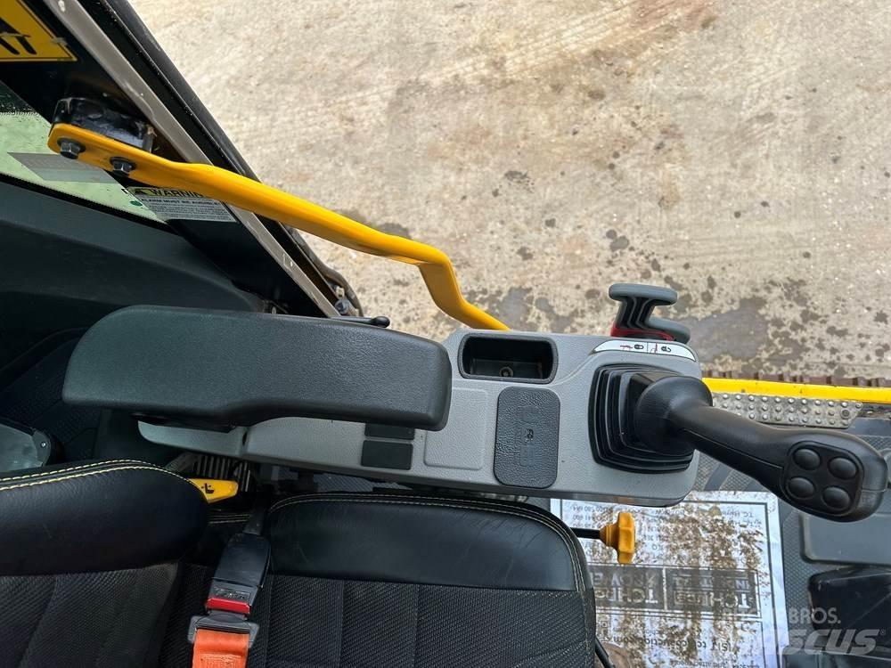 JCB 140X Vikšriniai ekskavatoriai