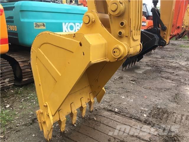 Komatsu PC 200 Vikšriniai ekskavatoriai