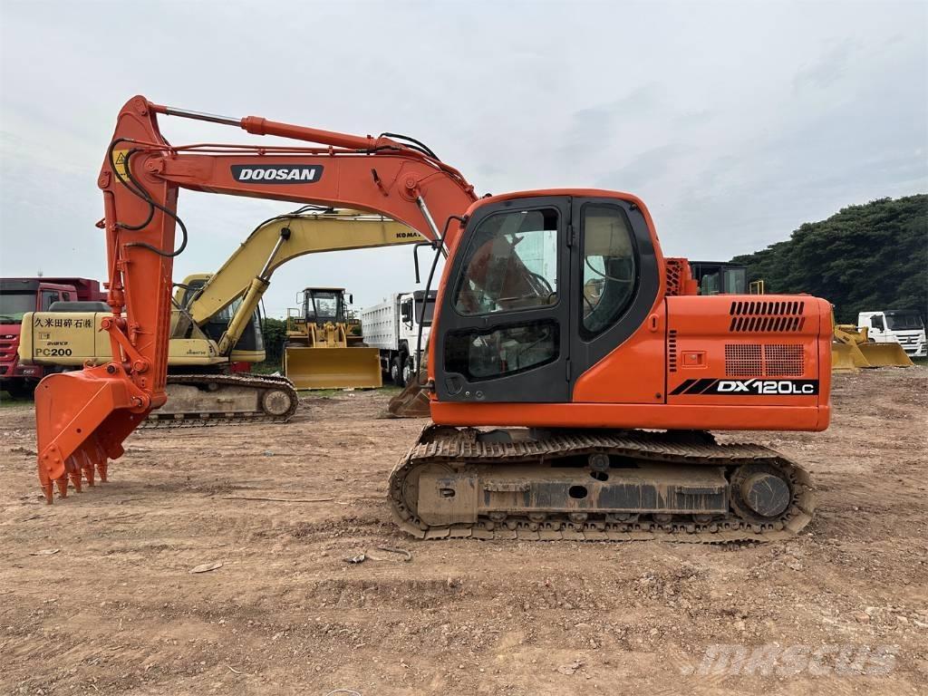 Doosan DX 120 Vikšriniai ekskavatoriai