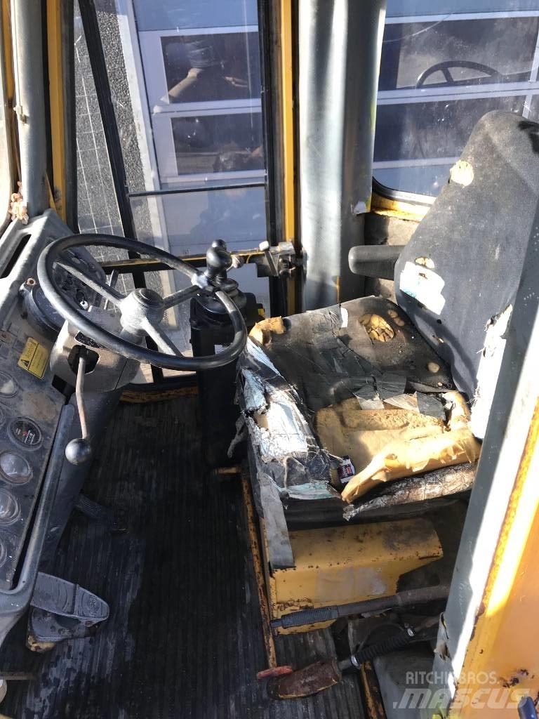 Hanomag 44D Naudoti ratiniai krautuvai