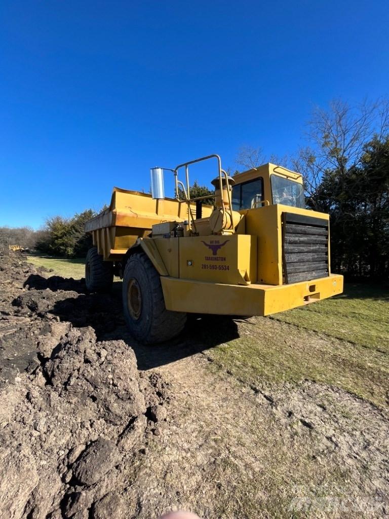 CAT D 30 D Karjeriniai savivarčiai