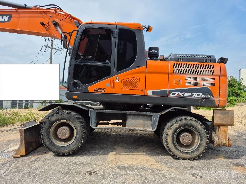 Doosan DX 210 W Ratiniai ekskavatoriai
