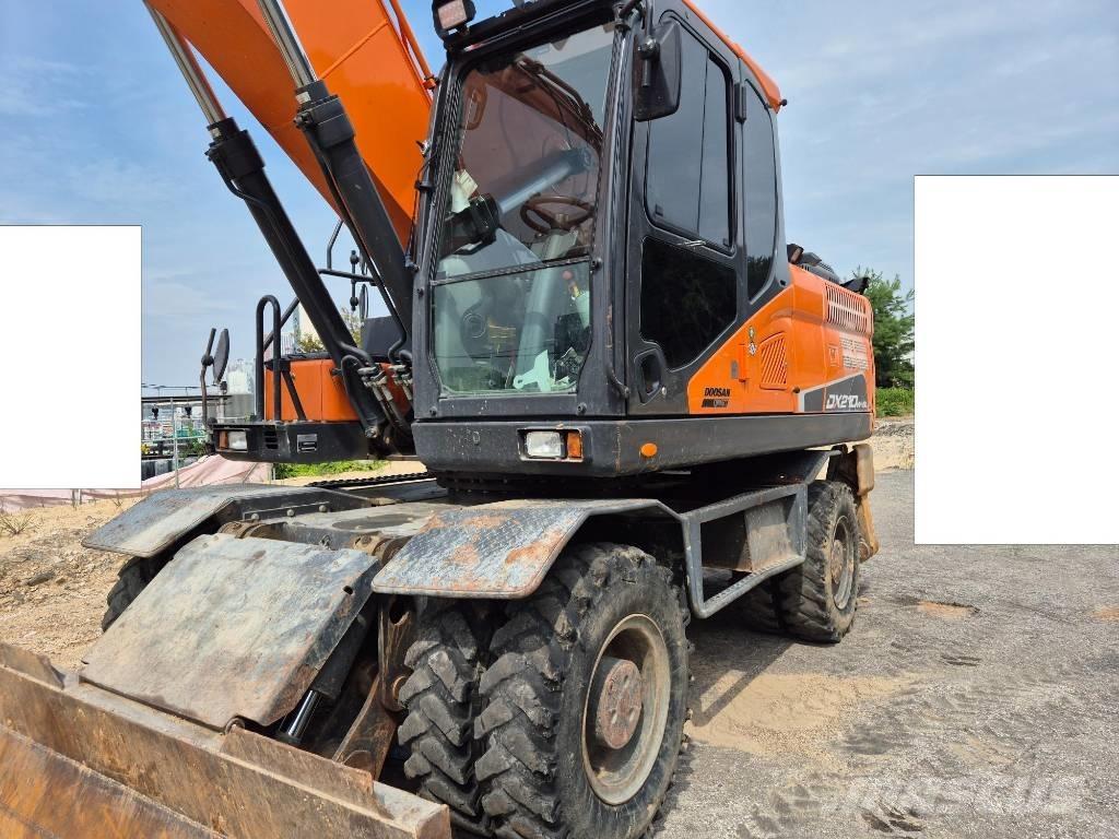Doosan DX 210 W Ratiniai ekskavatoriai