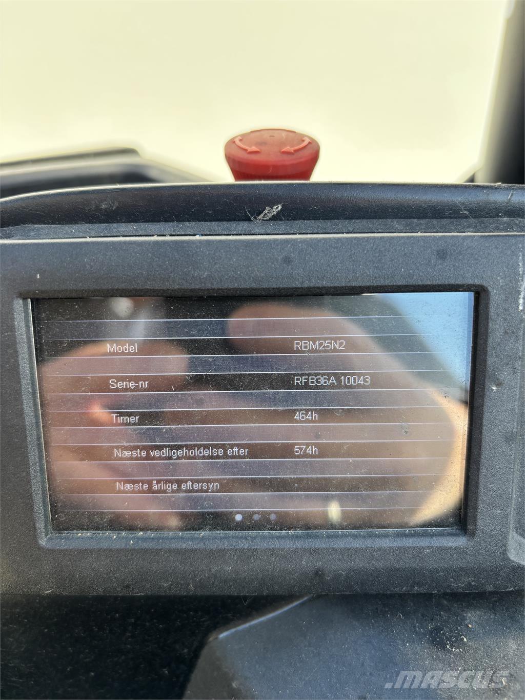 Mitsubishi RBM25N2 Šakiniai krautuvai su privažiavimu iš visų keturių pusių