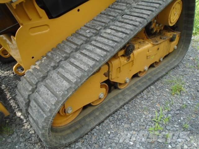 CAT 239 D Krautuvai su šoniniu pasukimu