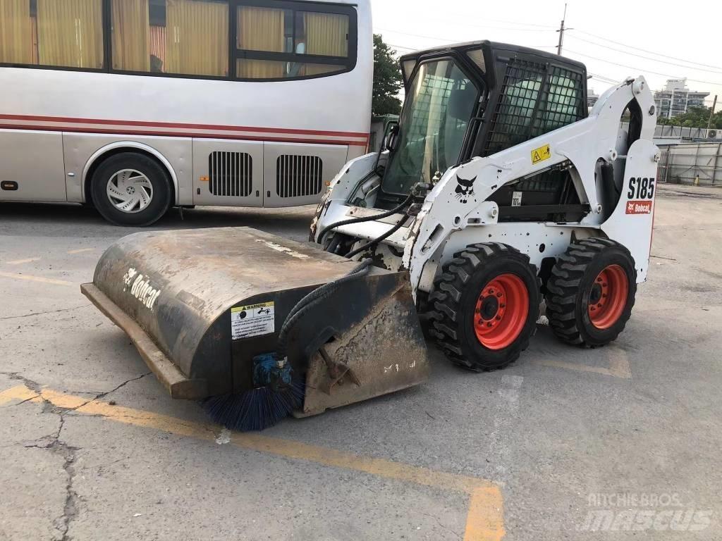 Bobcat S185 Krautuvai su šoniniu pasukimu