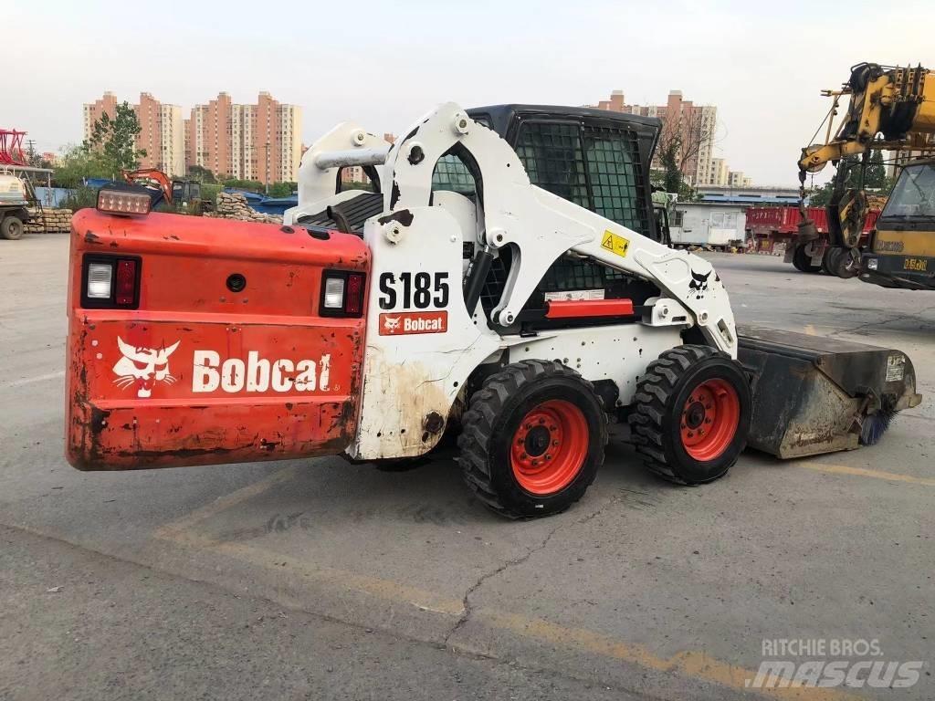 Bobcat S185 Krautuvai su šoniniu pasukimu